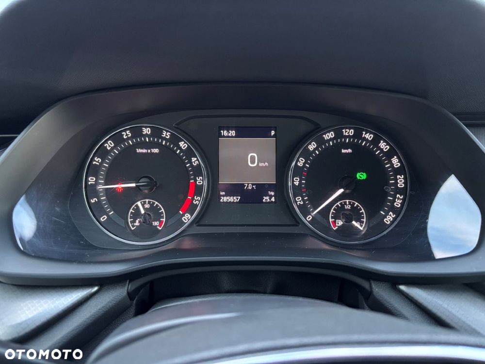 Skoda Octavia 2.0 TDI Ambition DSG - 18