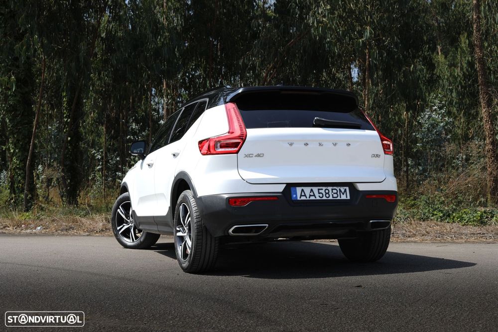 Volvo XC 40 2.0 D3 R-Design - 2
