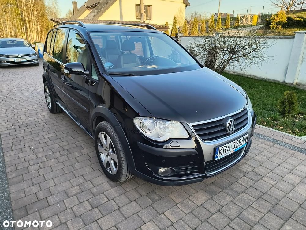 Volkswagen Touran 2.0 TDI DPF Cross DSG - 6