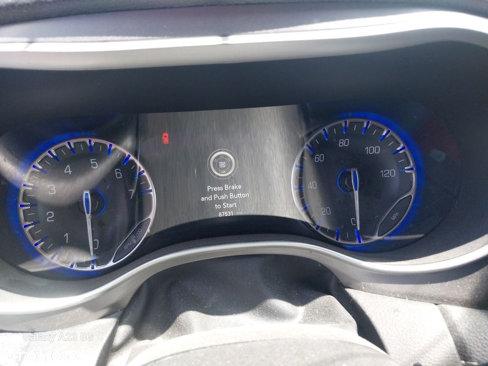 Chrysler Pacifica - 14