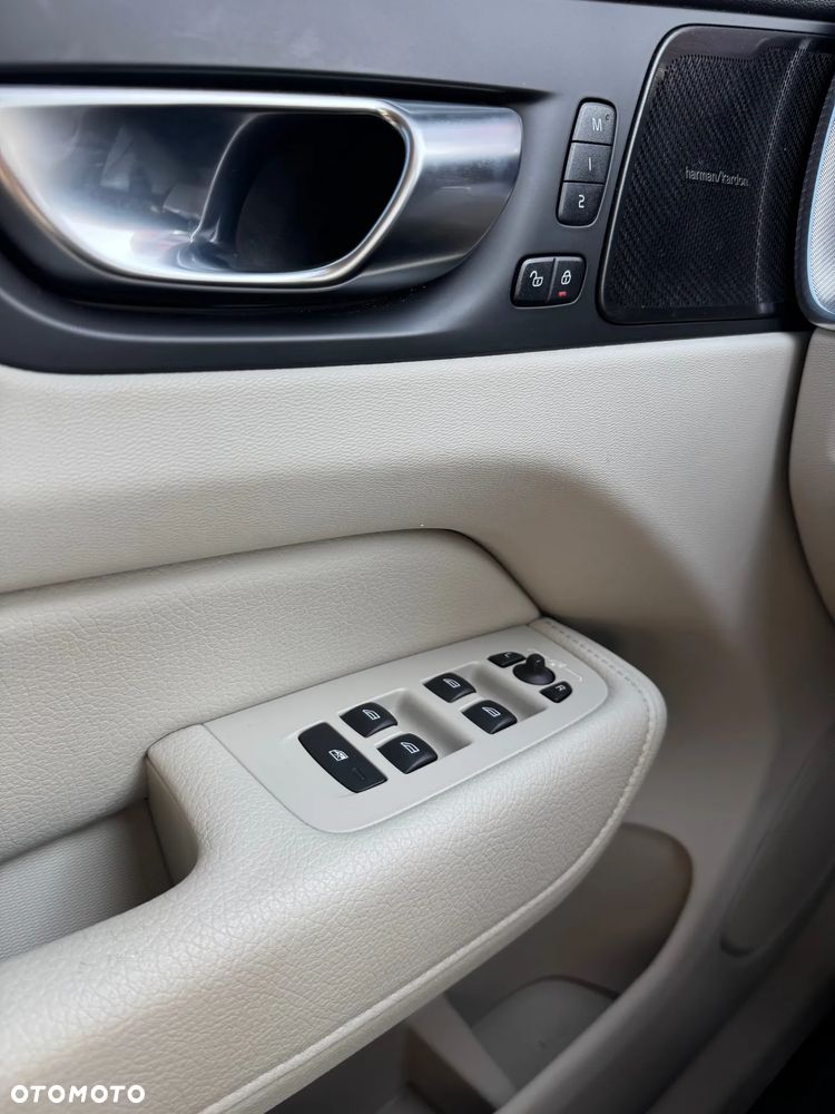 Volvo XC 60 B4 D AWD Inscription - 20