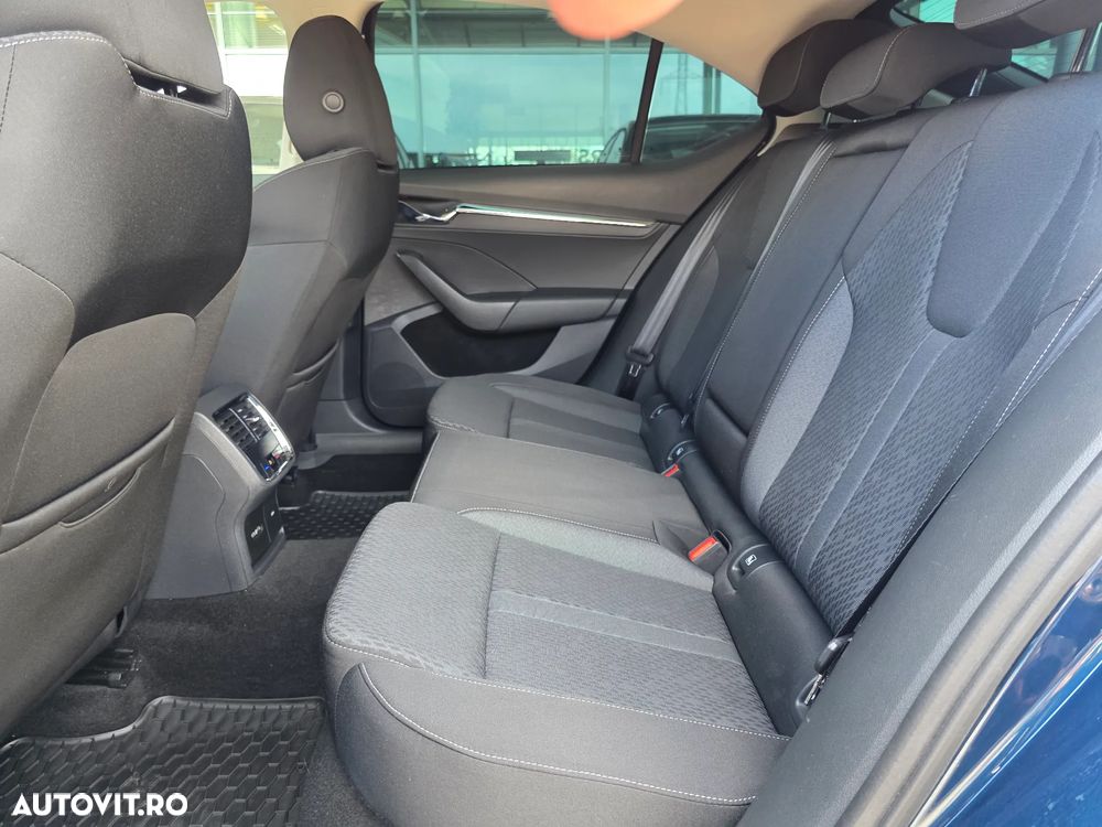 Skoda Octavia 2.0 TDI DSG Style - 38