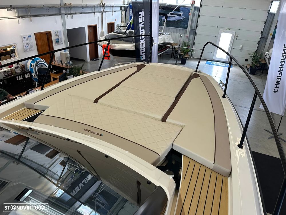 Quicksilver Activ 875 Sundeck - 10