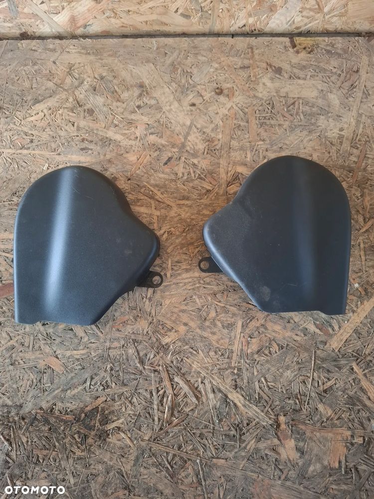 Volvo XC40 osłona  lewa prawa przedniego fotela 31467309 / 31467310 - 1