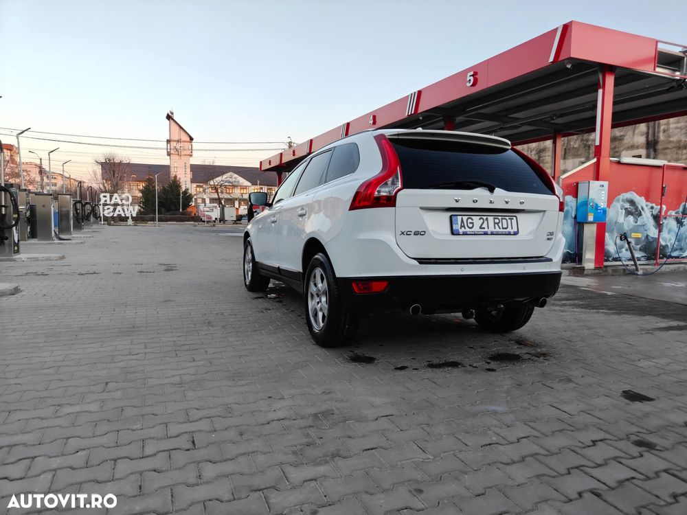 Volvo XC 60 D5 AWD Edition Pro - 4