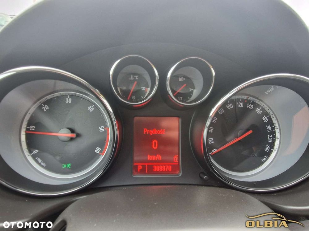 Opel Insignia - 25