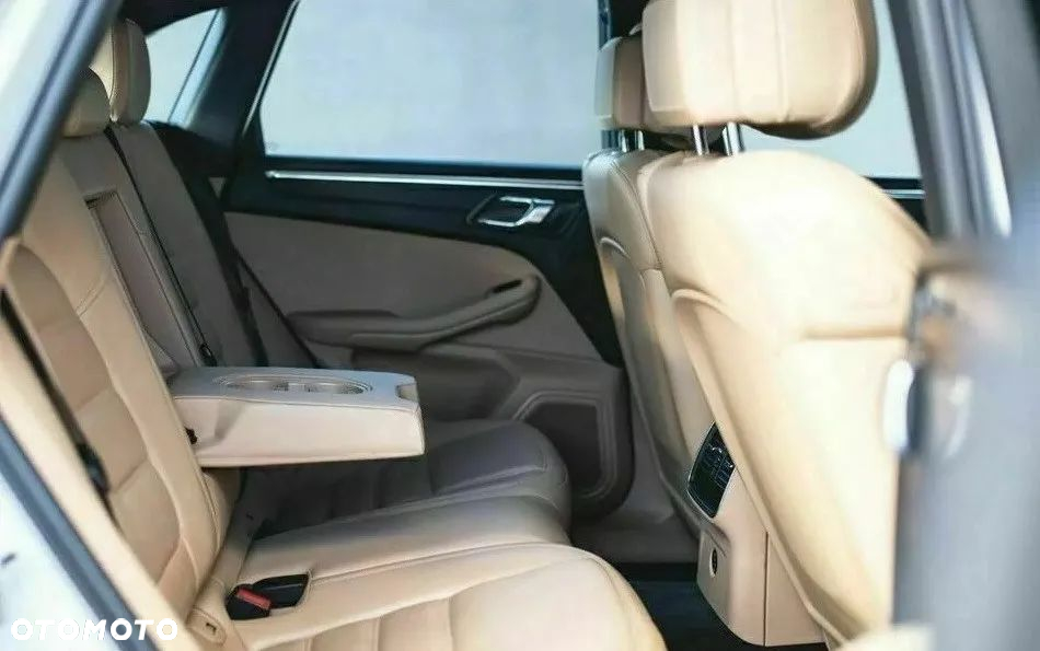 Porsche Macan Standard - 12