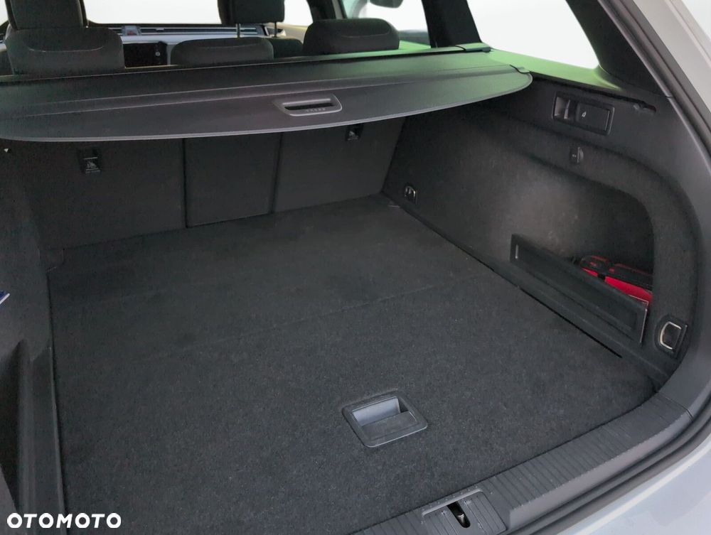 Volkswagen Passat Variant 2.0 TSI Business DSG - 9