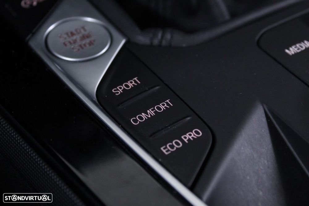 BMW 116 d Pack Desportivo M - 33