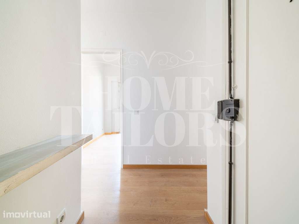 Apartamento T2 remodelado na Damaia - Grande imagem: 2/22