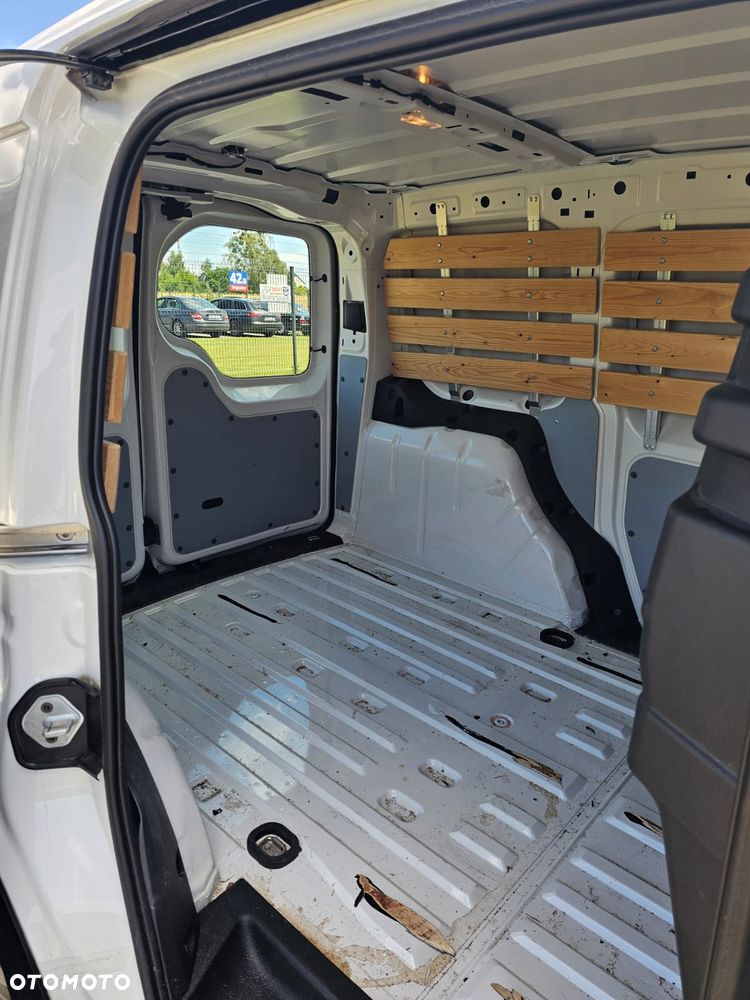 Volkswagen Caddy - 15