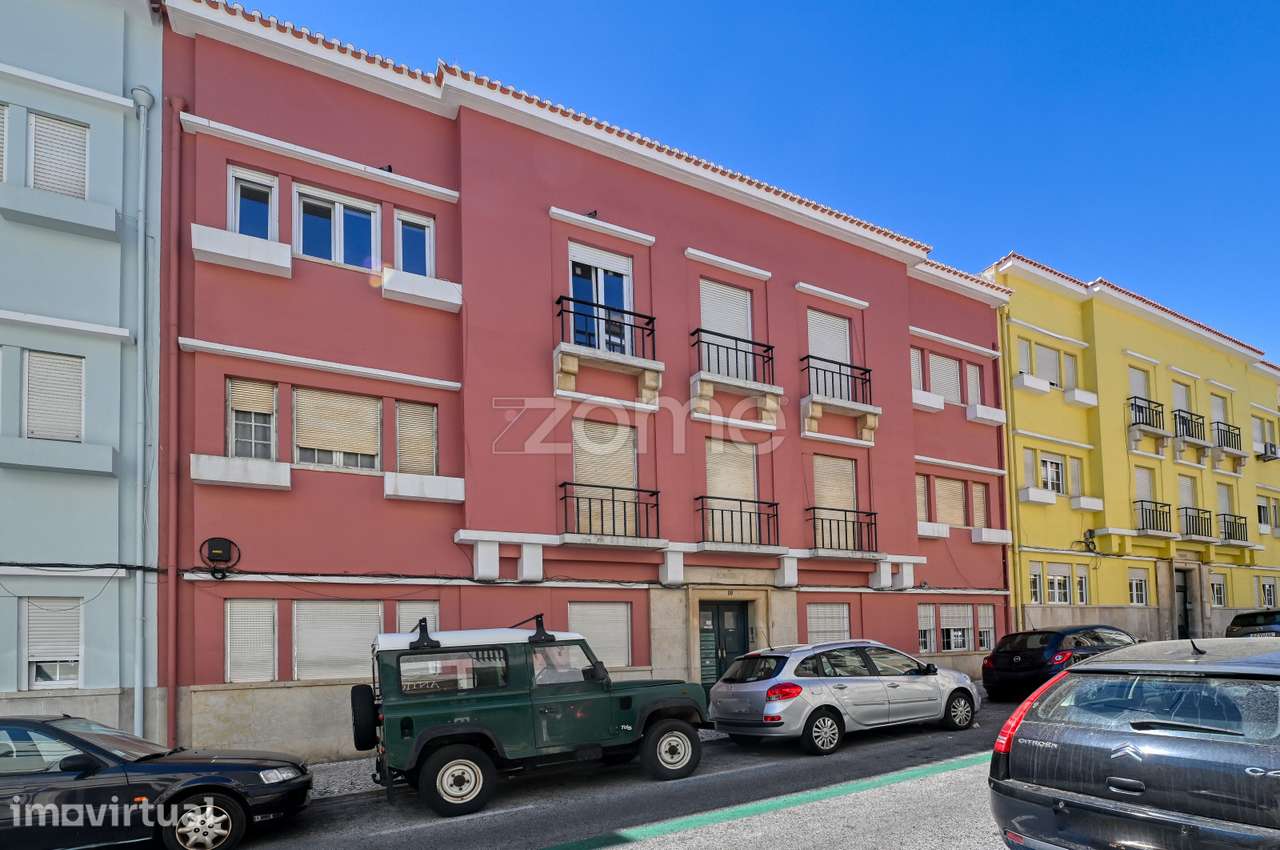 Apartamento T2 renovado no Areeiro - Grande imagem: 2/22