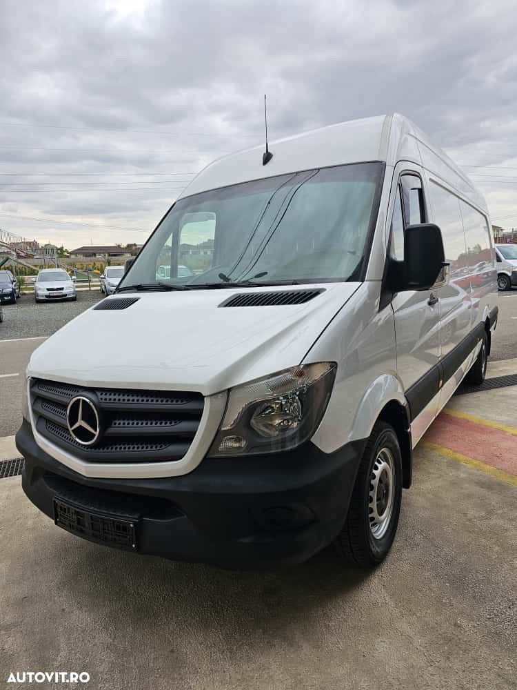 Mercedes-Benz Sprinter - 2