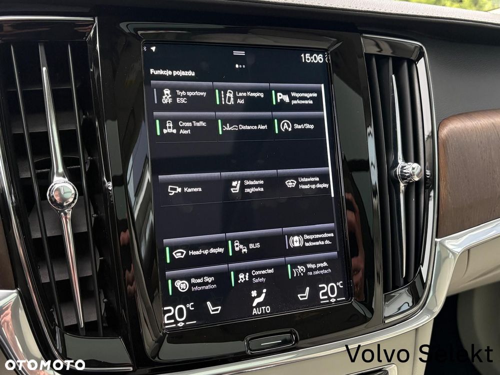 Volvo V90 Cross Country - 26
