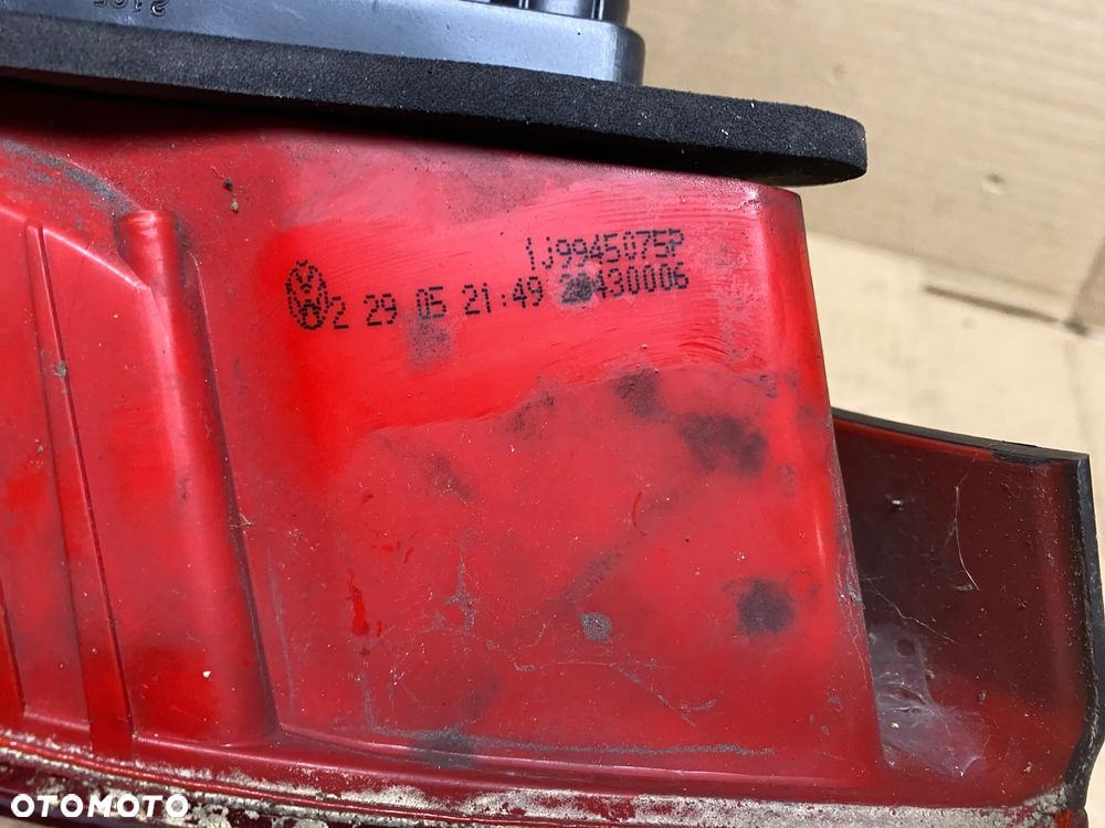 LAMPA TYLNA PRAWA VOLKSWAGEN VW GOLF IV 1J9945258A - 6