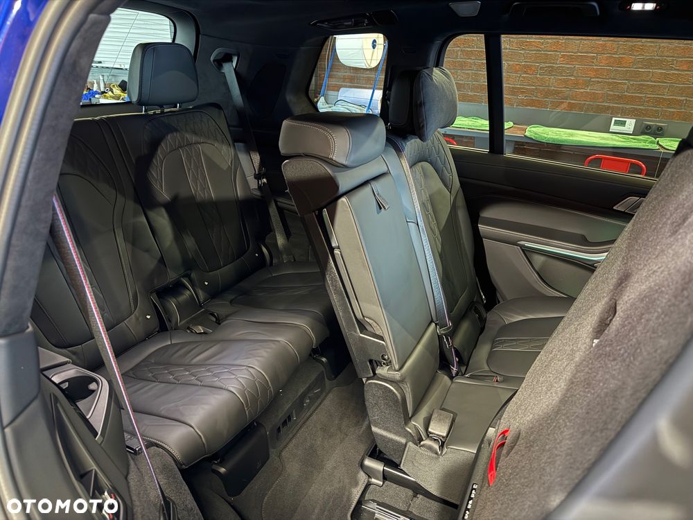 BMW X7 M50i sport - 14