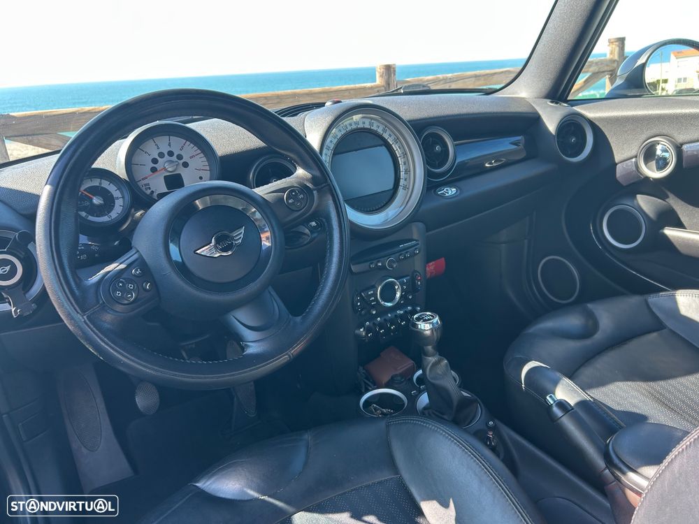 MINI Cabrio Cooper D - 16