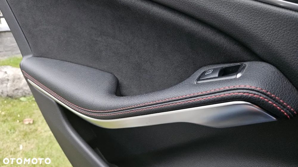 Mercedes-Benz CLA 200 7G-DCT AMG Line - 28
