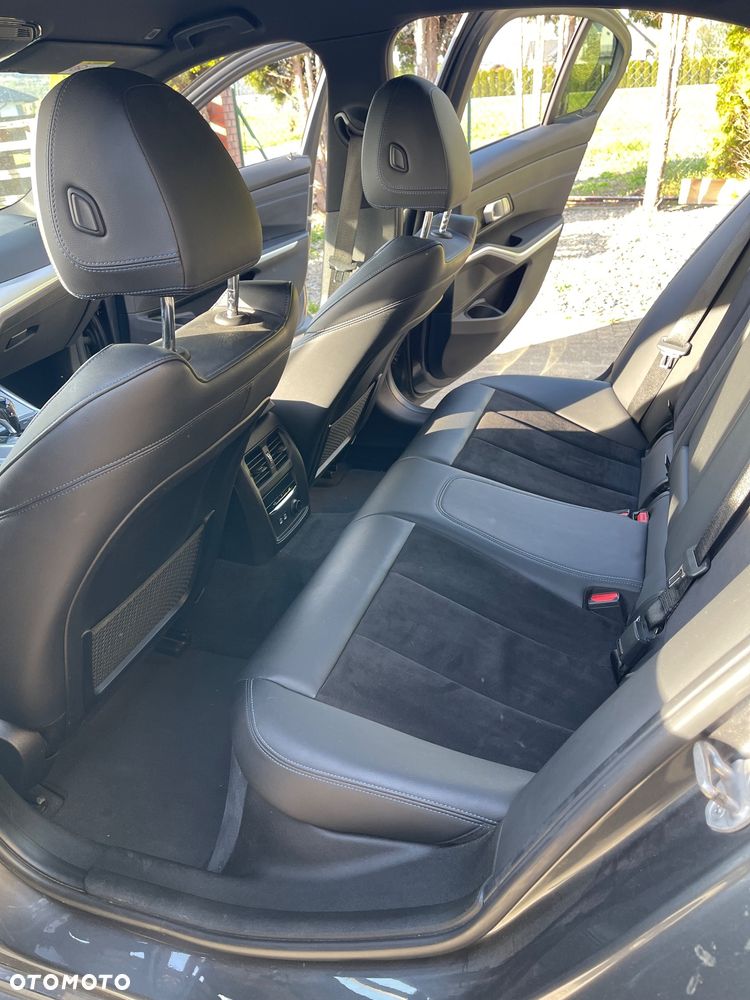 BMW Seria 3 330i xDrive - 11