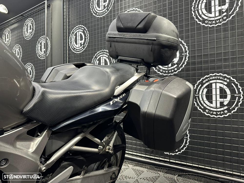 Yamaha FZS 600 - 3