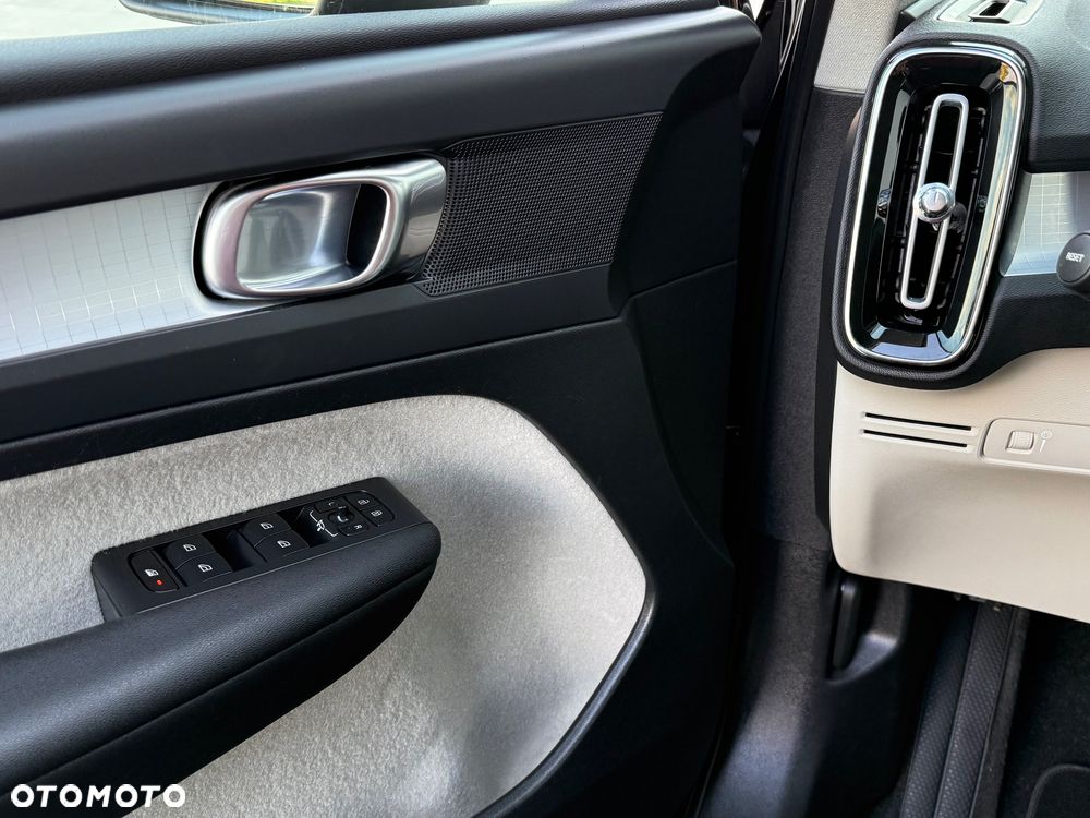 Volvo XC 40 D3 Momentum Pro - 37