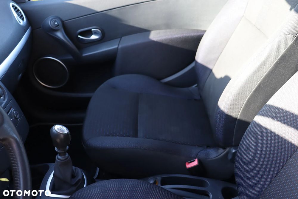 Renault Clio - 19