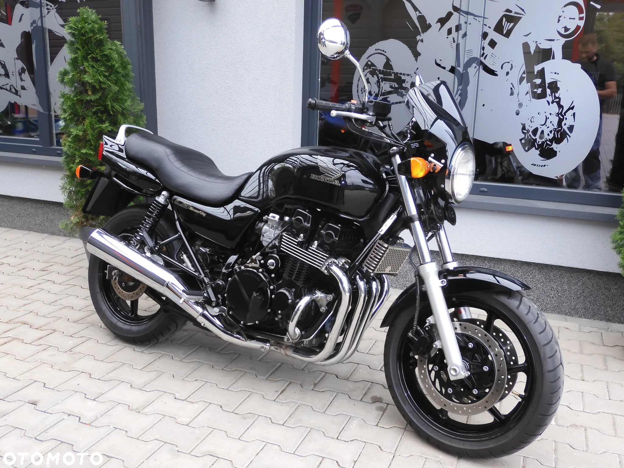 Honda CB - 2