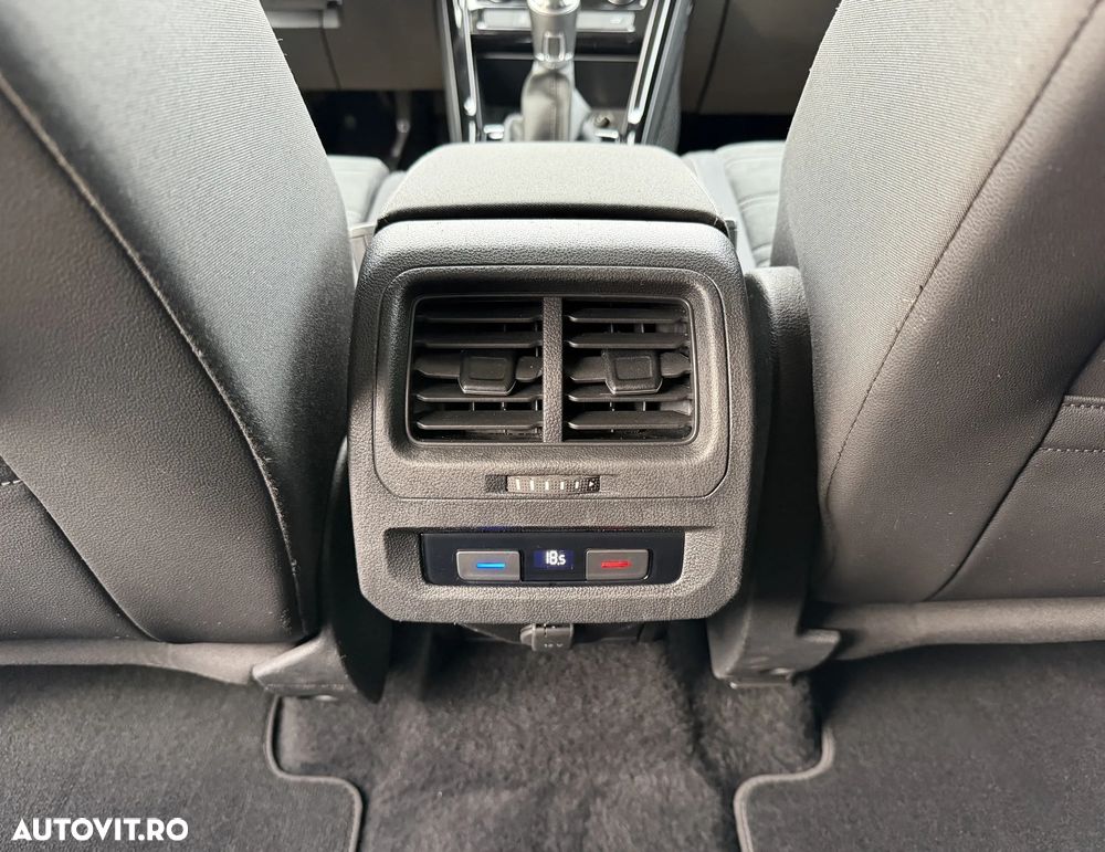 Volkswagen Touran 2.0 TDI SCR Highline - 29