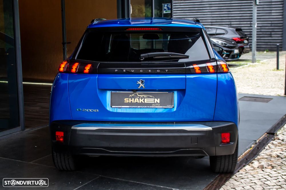 Peugeot e-2008 Allure - 10