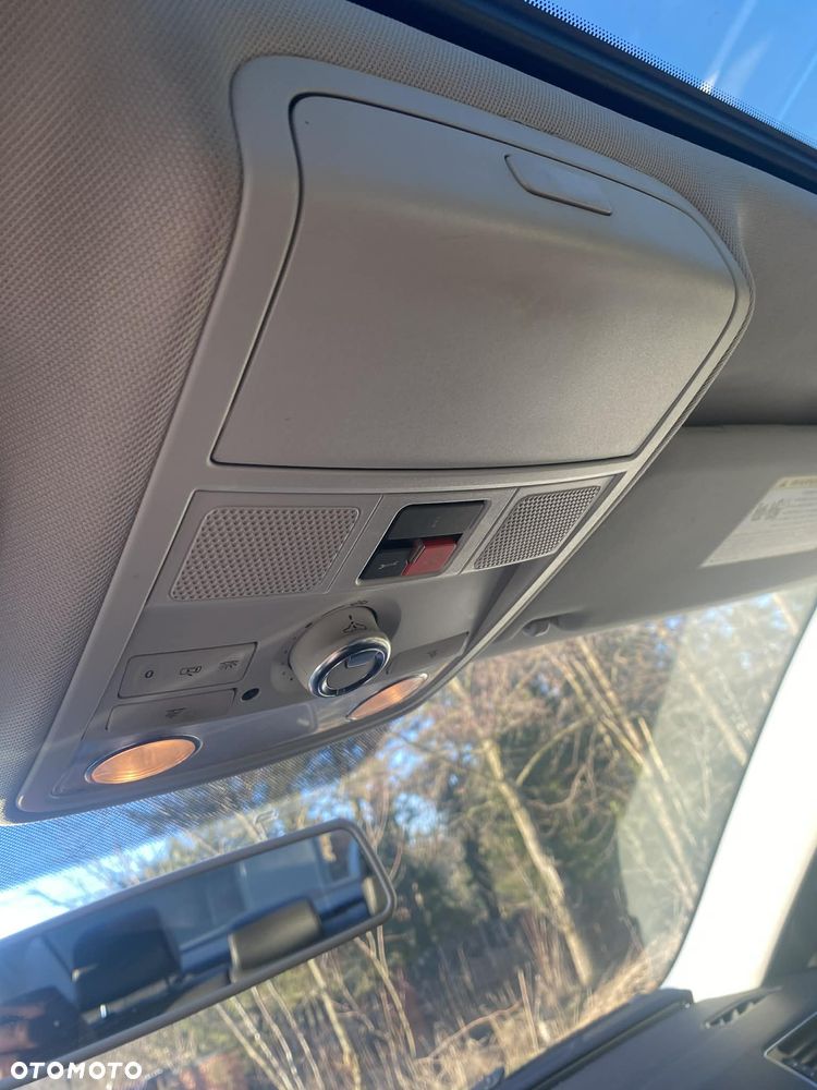 Volkswagen Passat - 11