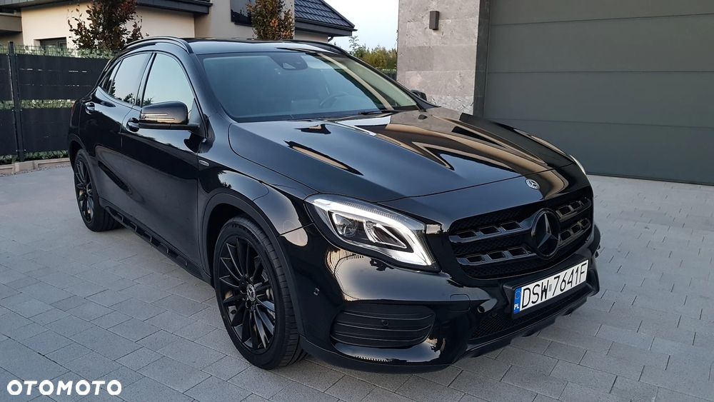 Mercedes-Benz GLA 180 7G-DCT AMG Line - 39