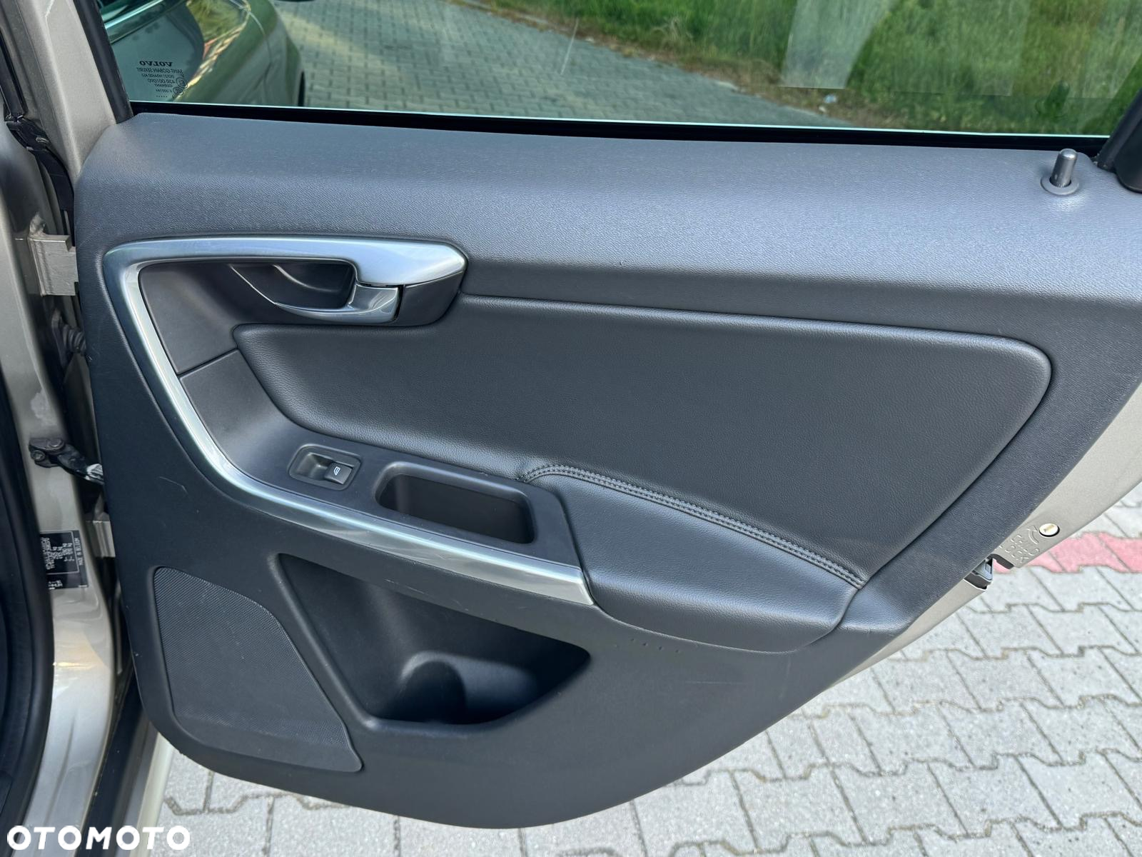 Volvo XC 60 D4 Drive-E Summum - 19
