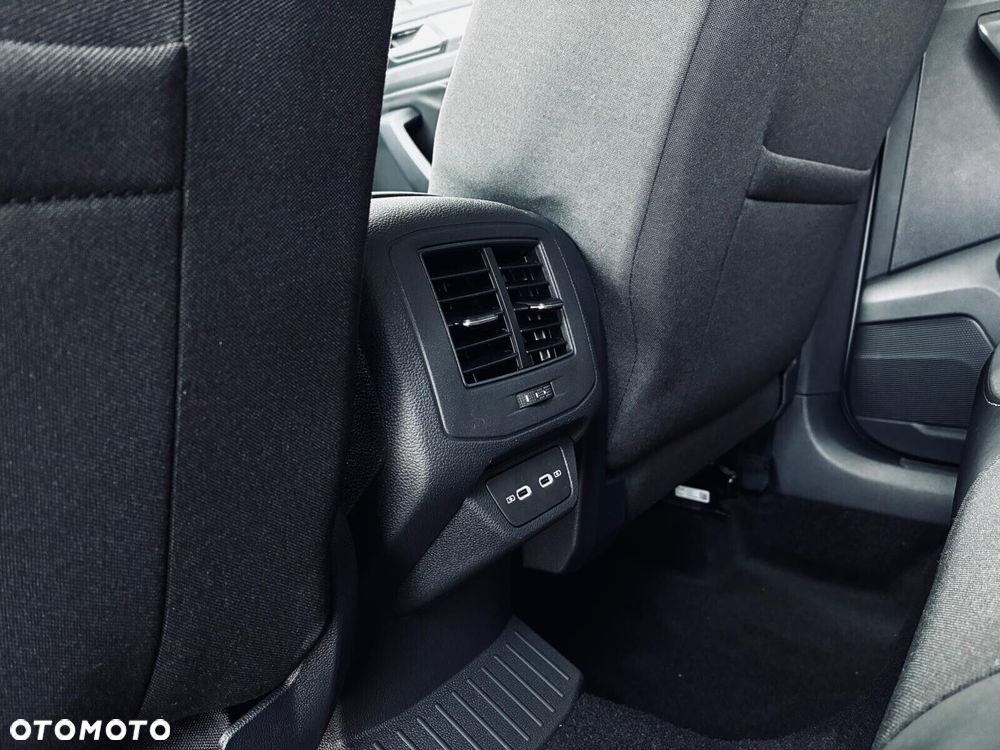 Volkswagen T-Roc - 23