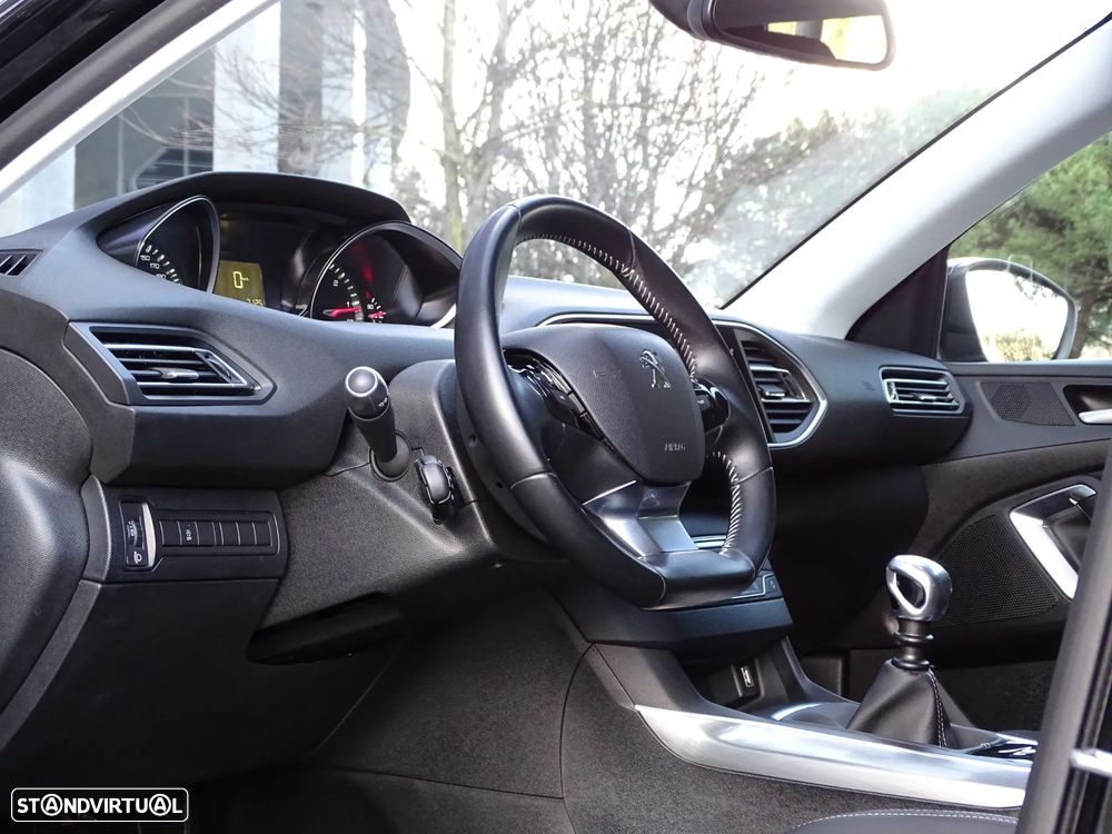 Peugeot 308 SW 1.5 BlueHDi Allure - 25