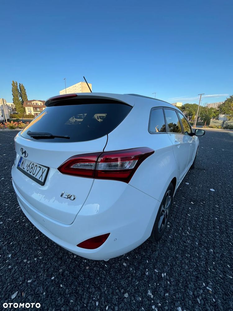 Hyundai i30 1.6 GDI BlueDrive Premium DCT - 23