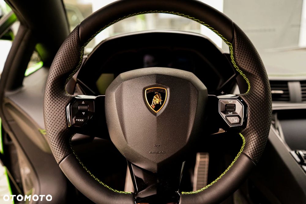 Lamborghini Aventador S - 15
