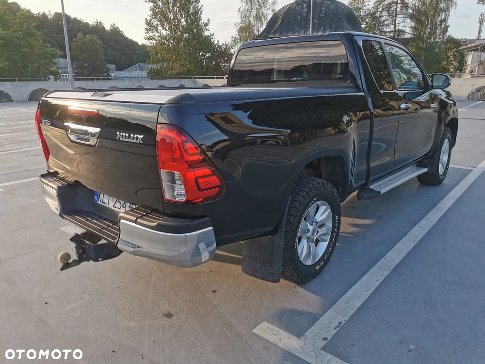 Toyota Hilux 2.4 D-4D Extra Cab DLX 4x4 - 7