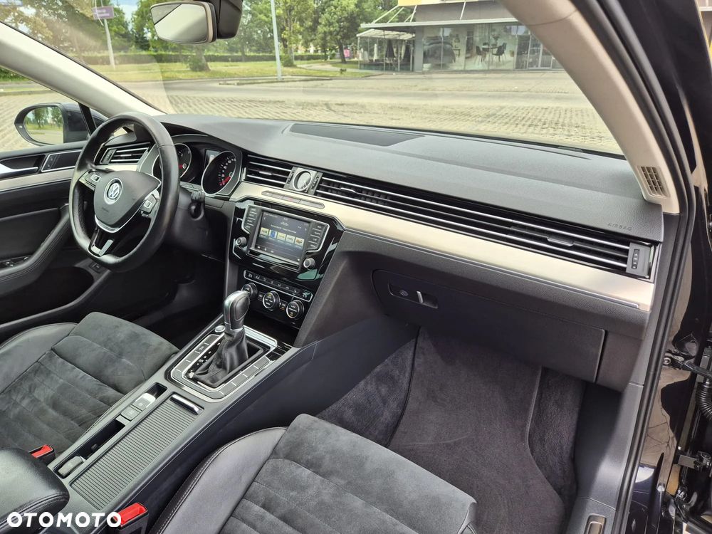 Volkswagen Passat 2.0 TDI SCR DSG Highline - 34