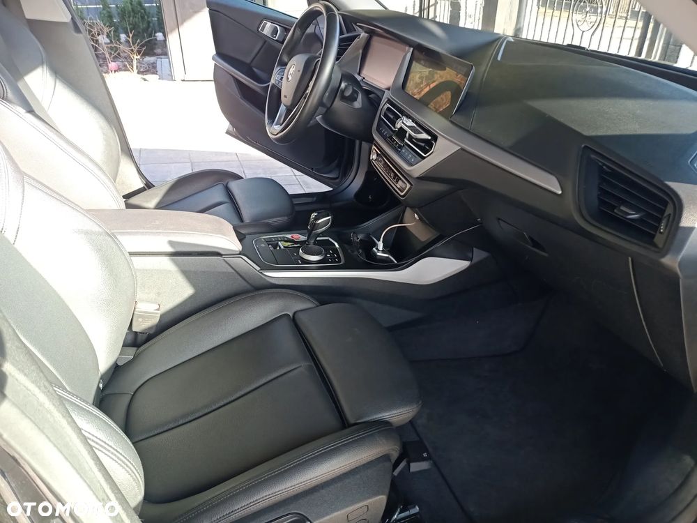 BMW Seria 2 218i Luxury Line - 11