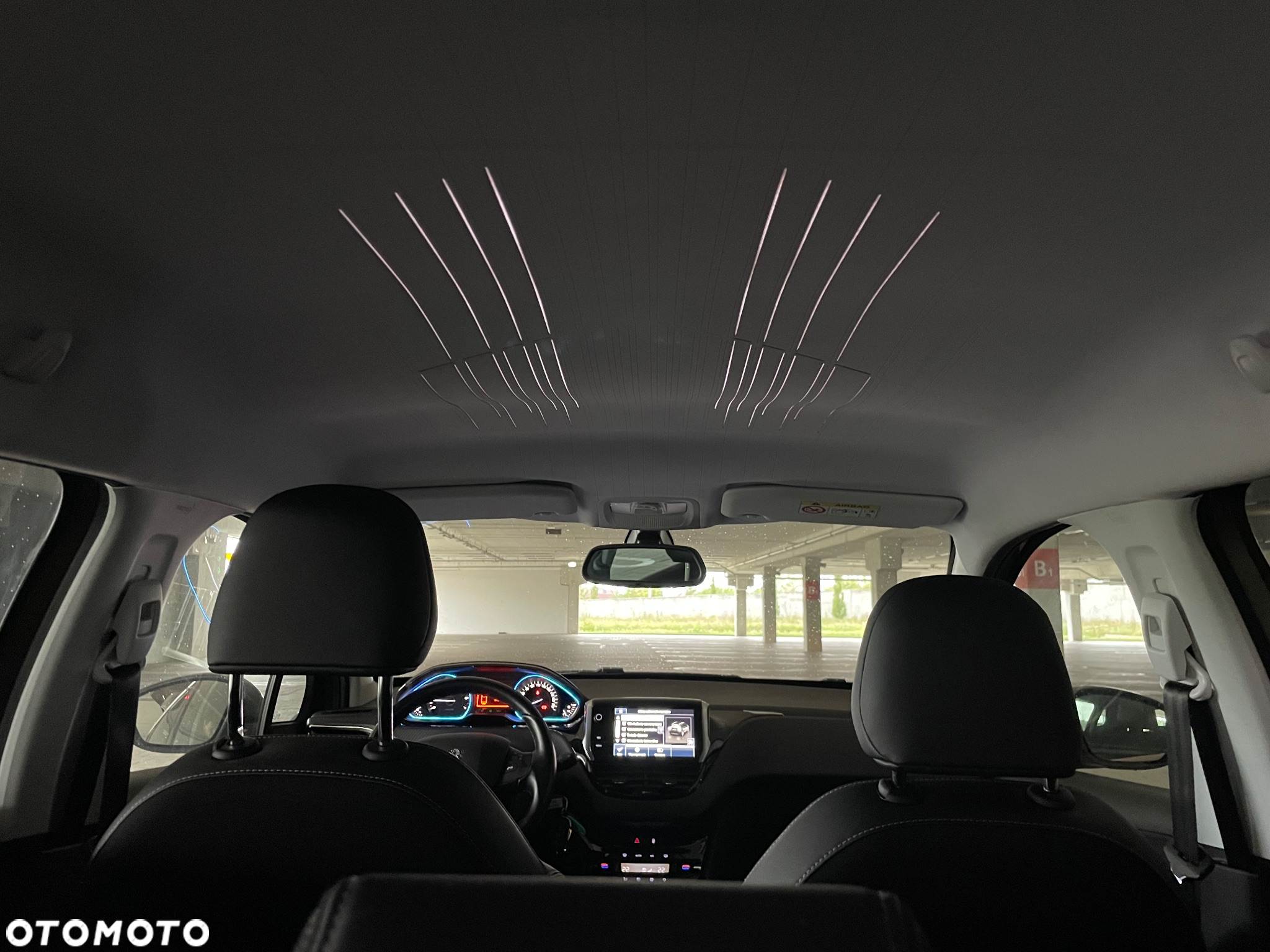 Peugeot 2008 1.2 Pure Tech Allure S&S - 21