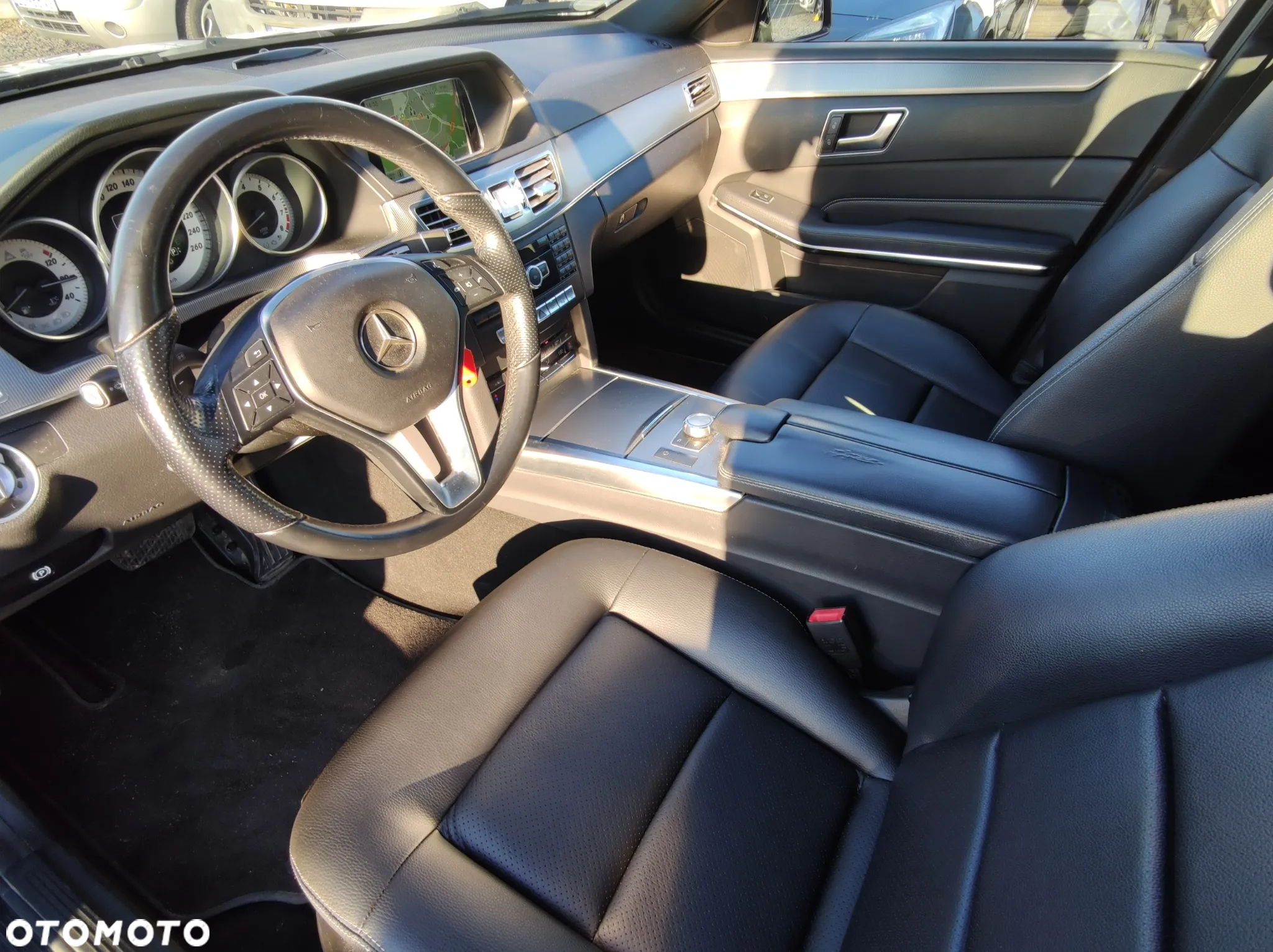 Mercedes-Benz Klasa E 250 Elegance - 12