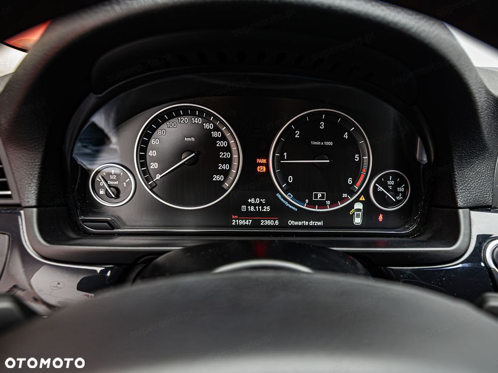 BMW Seria 5 520d xDrive - 16