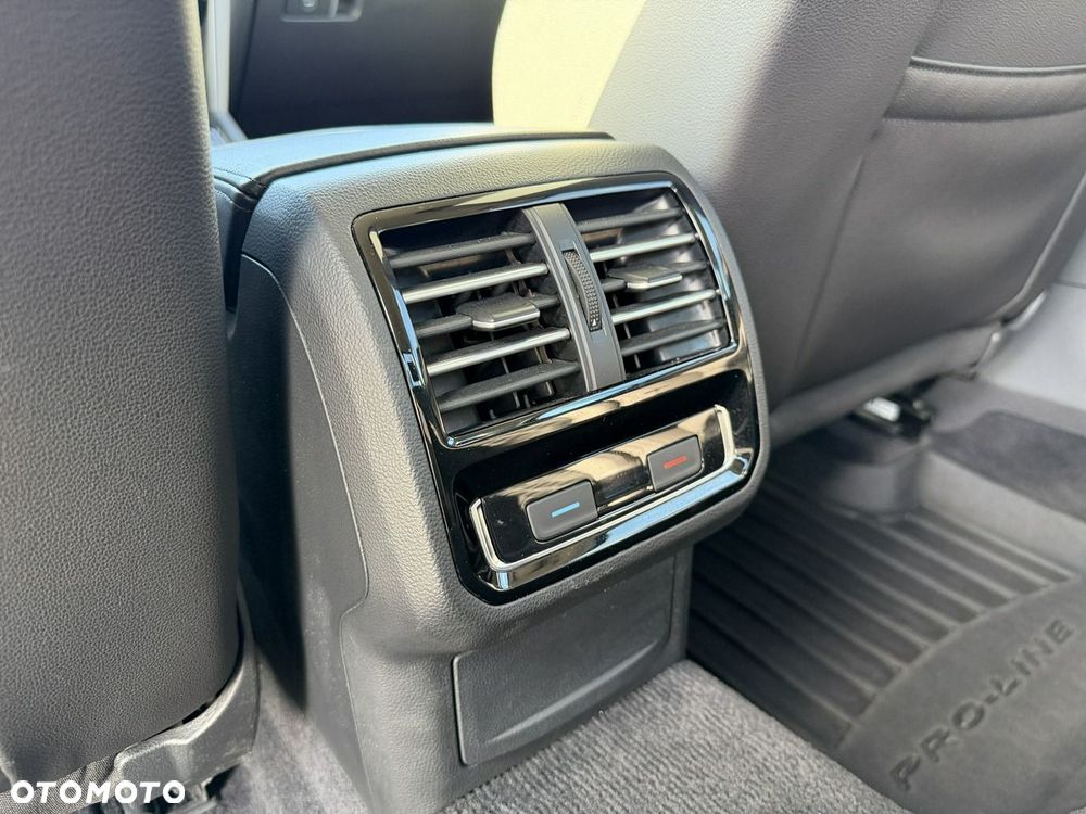 Volkswagen Passat - 27