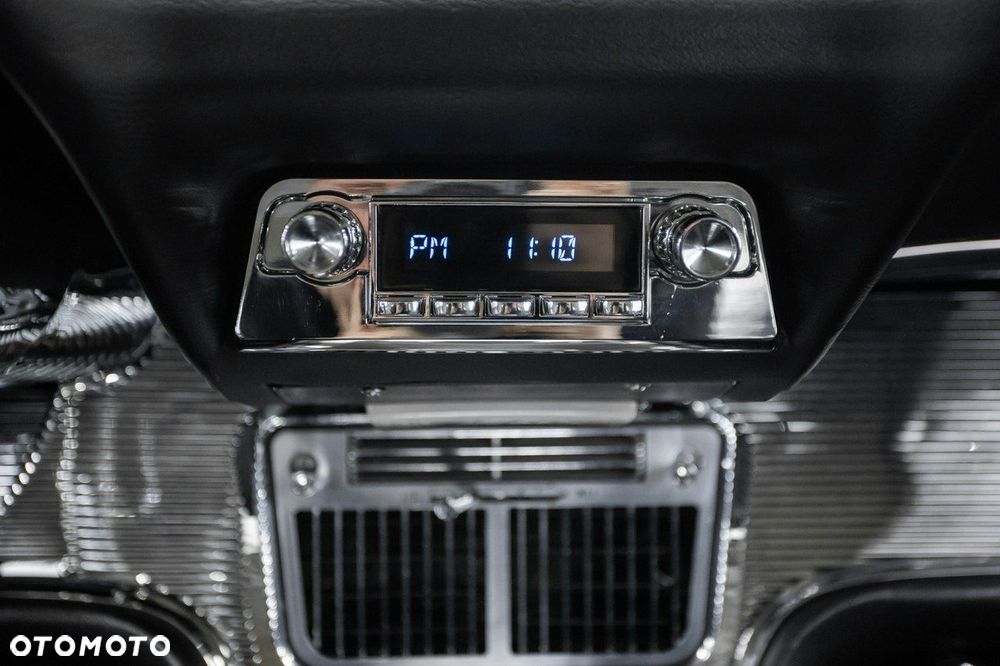 Ford Thunderbird - 32