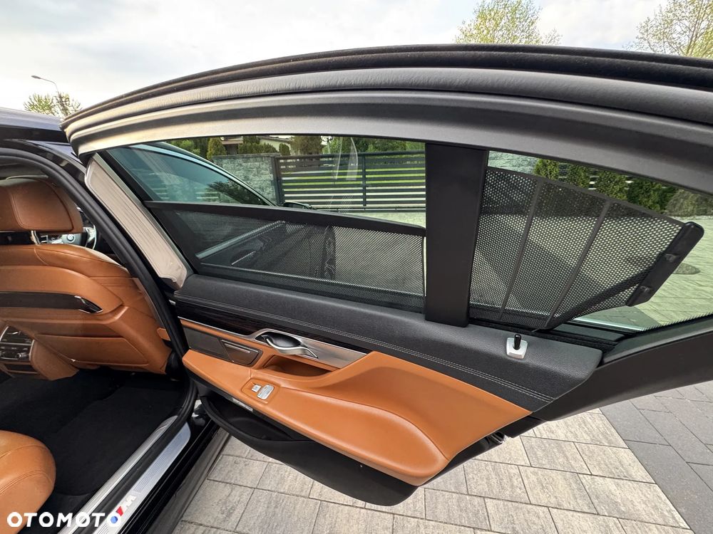 BMW Seria 7 740d xDrive - 25