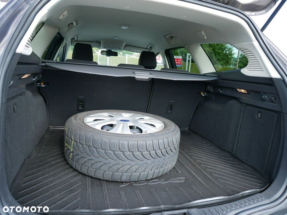 Ford Focus Turnier 1.0 EcoBoost Start-Stopp-System TITANIUM - 12