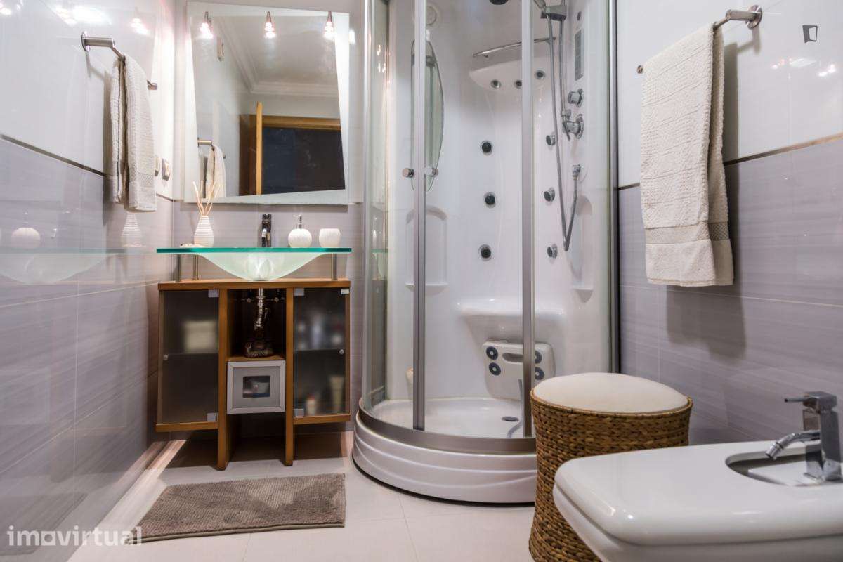 Quarto - localizado em Xabregas Lisbon - Grande imagem: 2/12