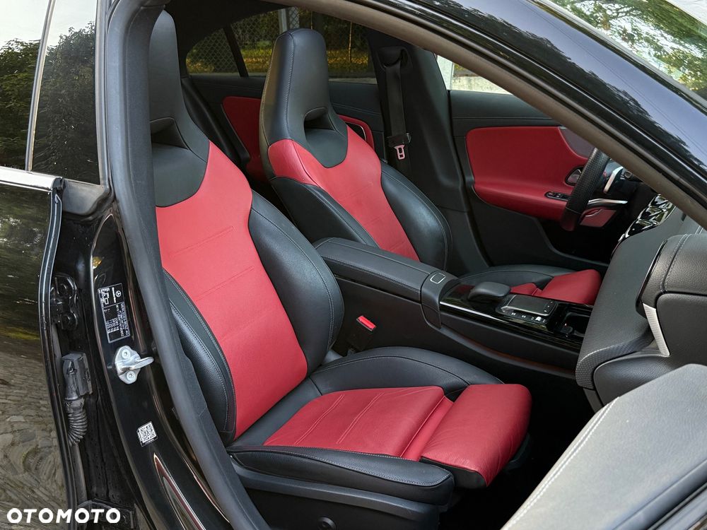 Mercedes-Benz CLA 250 4-Matic AMG Line 7G-DCT - 11