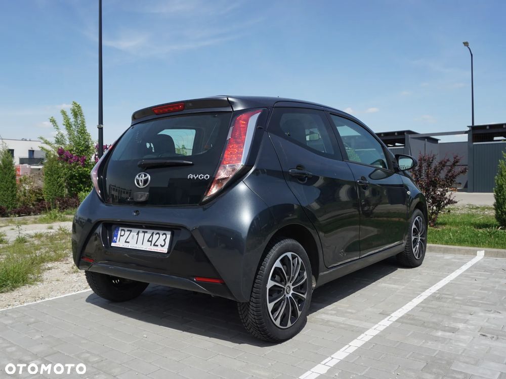 Toyota Aygo x-play touch - 6
