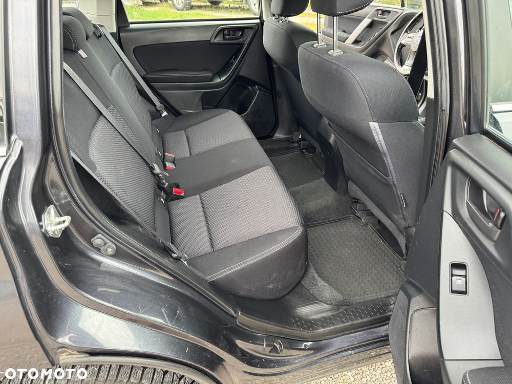 Subaru Forester 2.0 i Active Lineartronic - 7